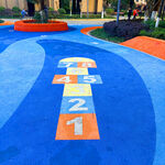 彩色户外跳房子游戏场地