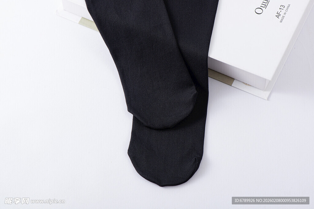 黑色长筒袜特写
