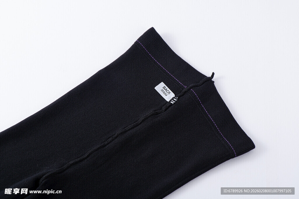 黑色紧身裤细节特写