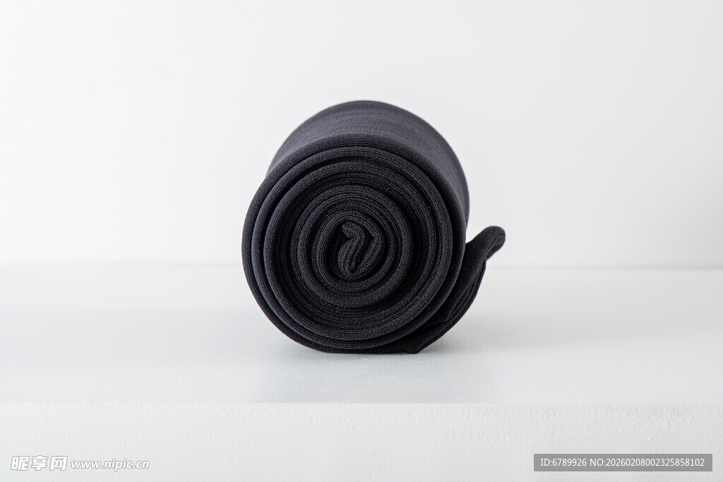 黑色裤袜卷状特写