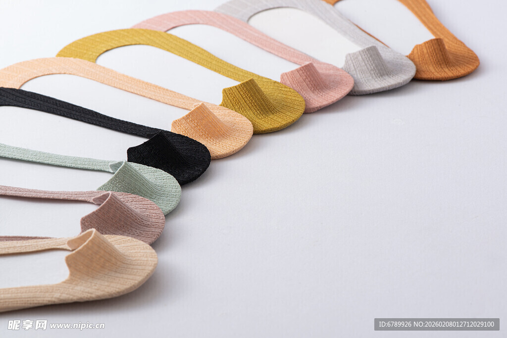 多彩隐形船袜整齐排列