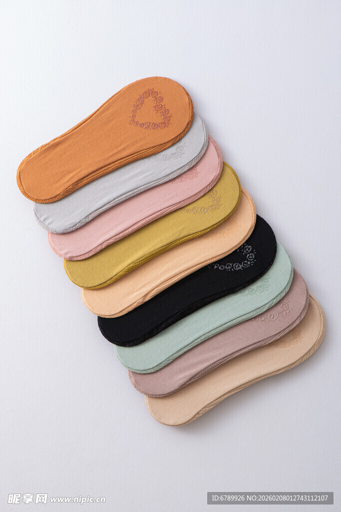 多彩船袜堆叠展示