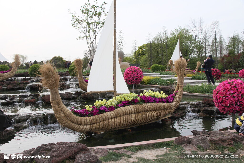 创意船型花卉景观装置