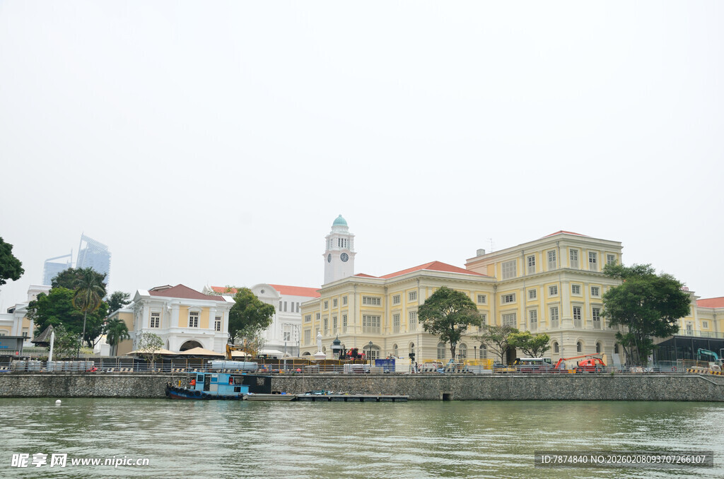 河畔欧式建筑风景