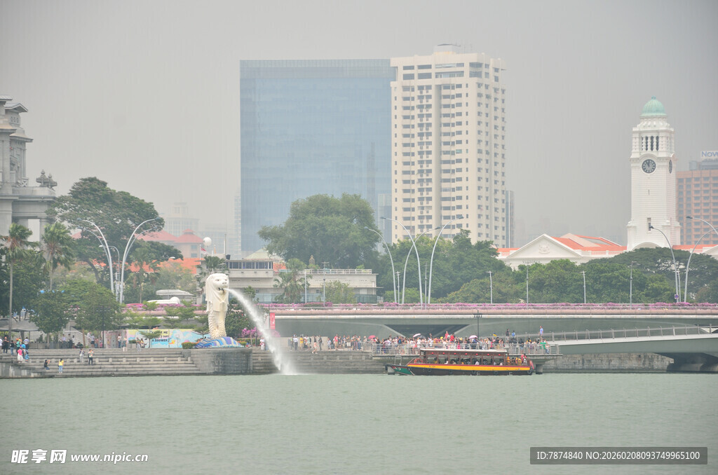 新加坡河畔城市景观