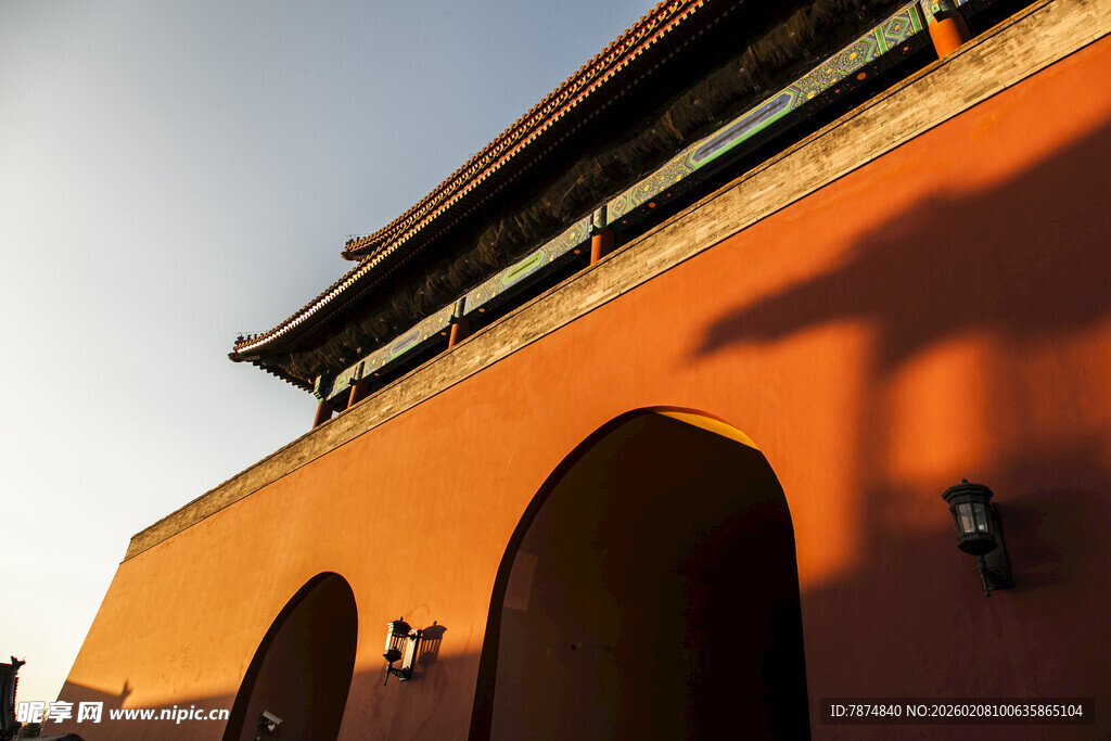 故宫红墙拱门独特景致