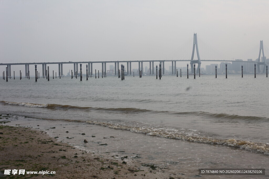 湛江雾中跨海大桥远景