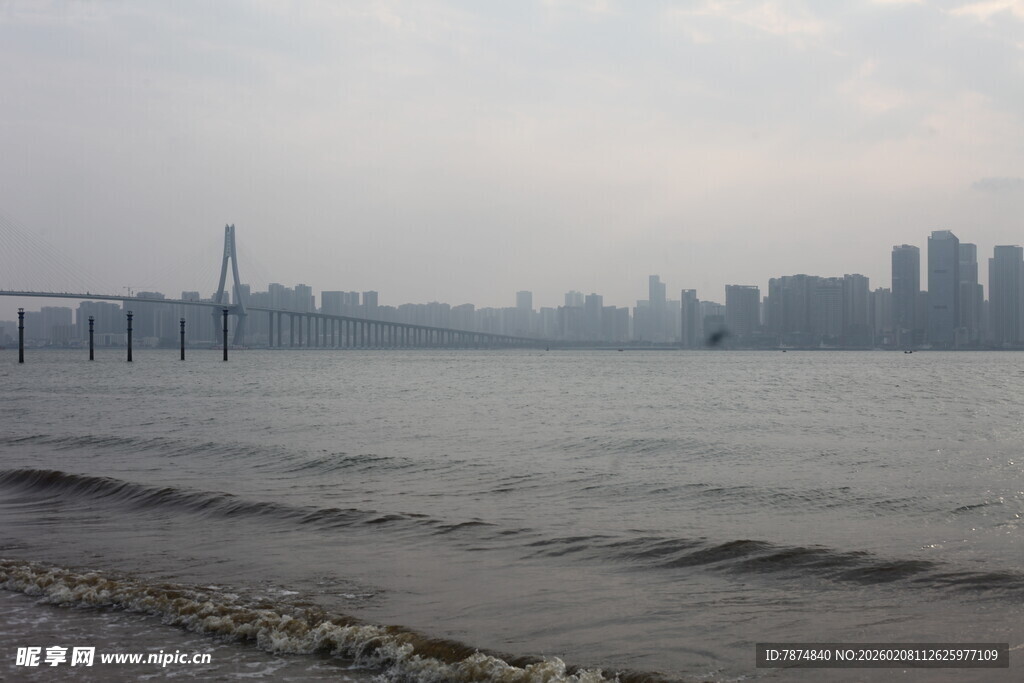 湛江海滨城市远景风景