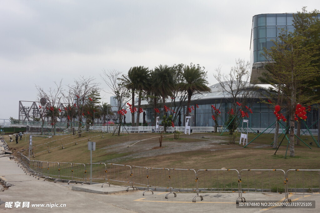 城市户外施工场景