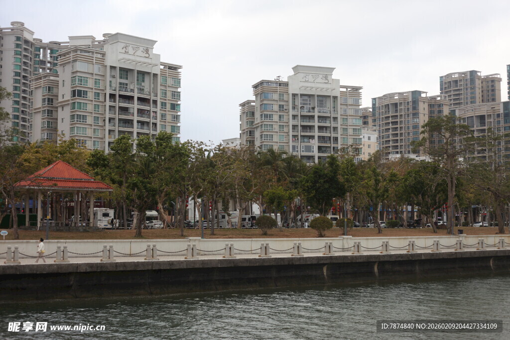 河畔都市景观 高楼林立