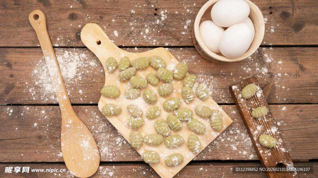 手工包饺子场景