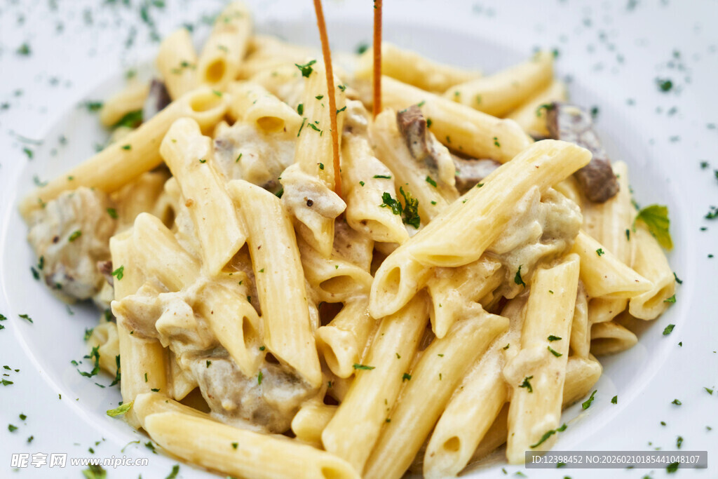 奶油蘑菇通心粉美食特写