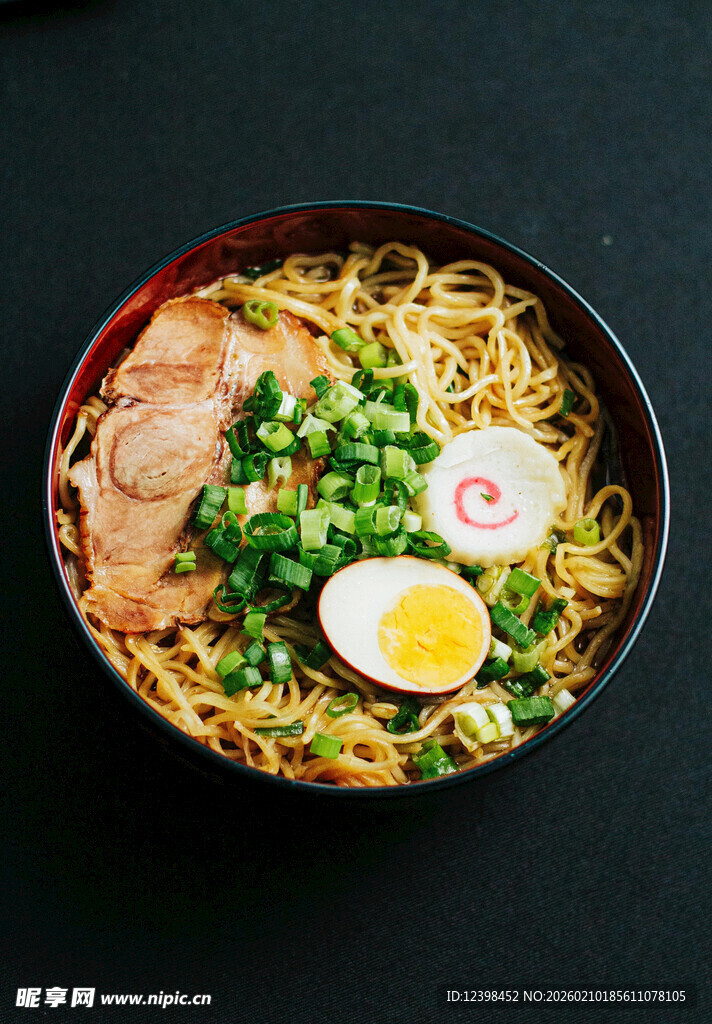 美味日式豚骨拉面