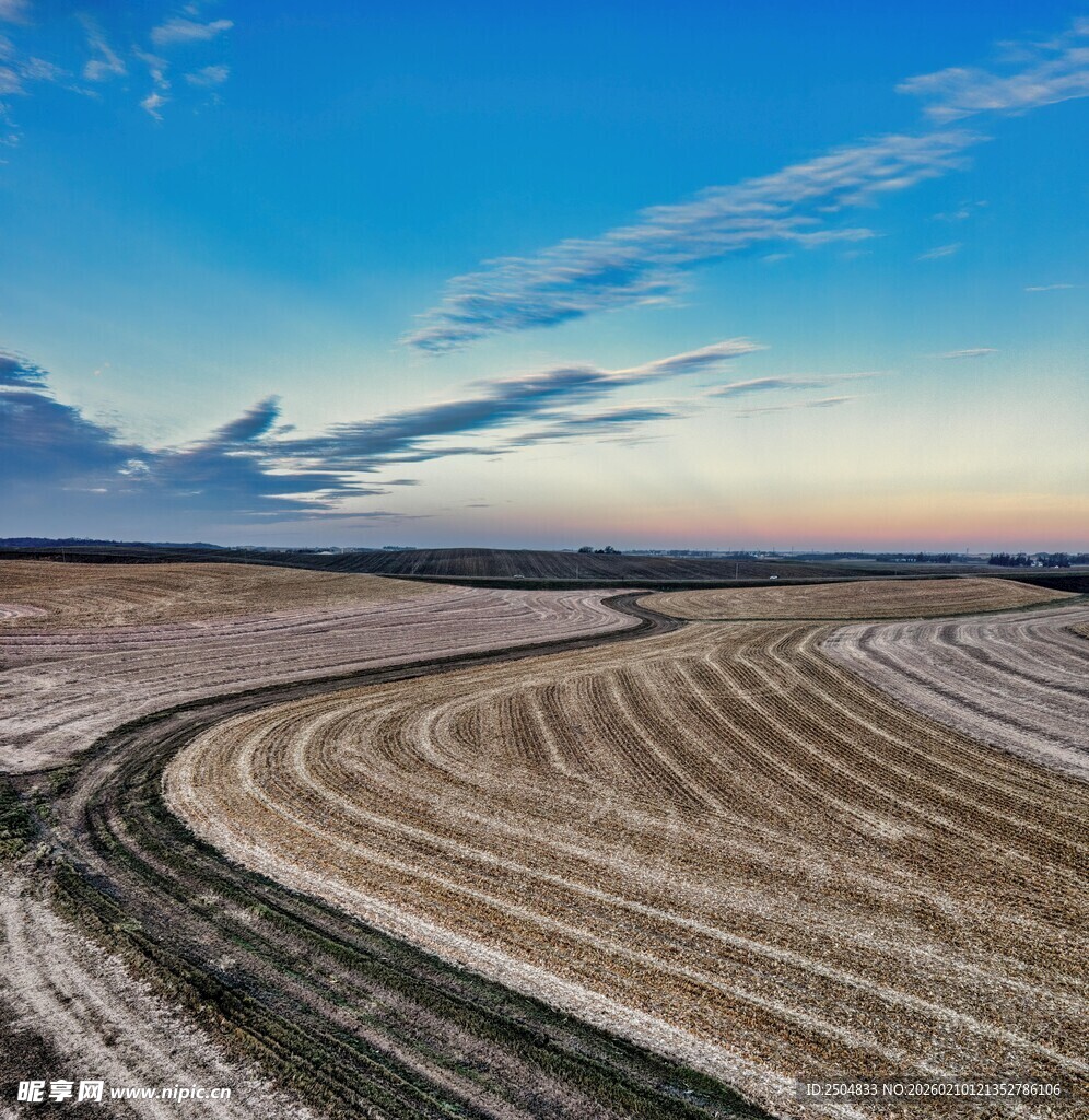 广袤田野的美丽风光