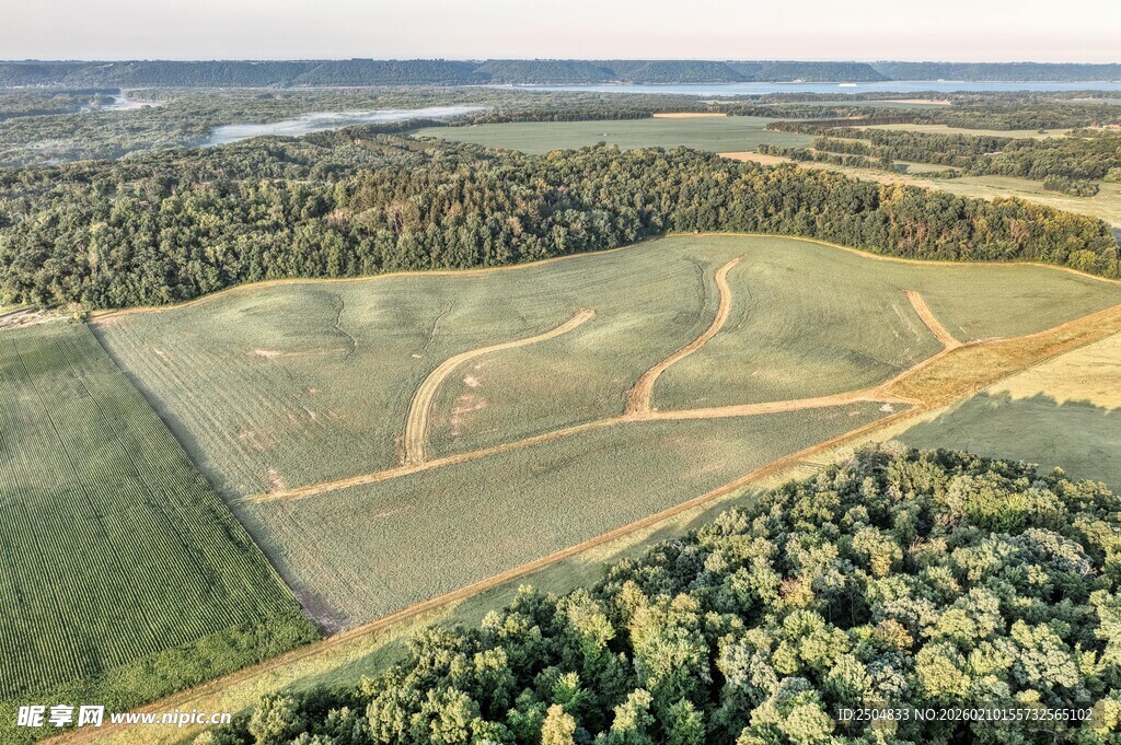 田野森林俯瞰美景