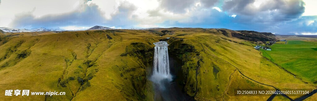 山间飞瀑 绿野蓝天美景
