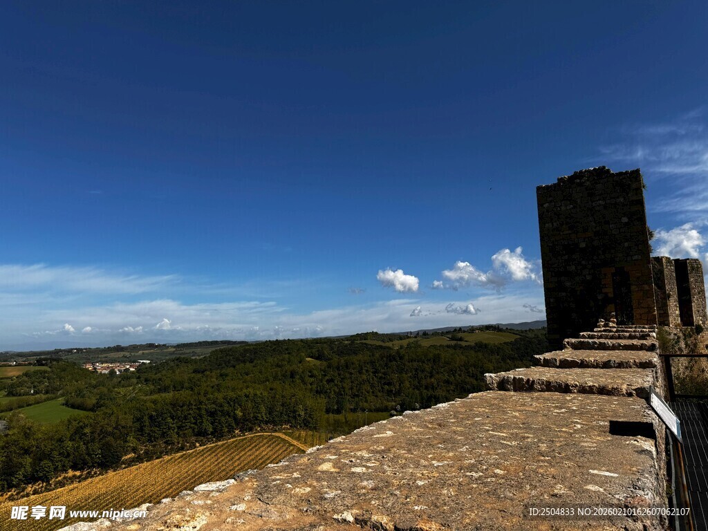 城堡观景台俯瞰美丽风光