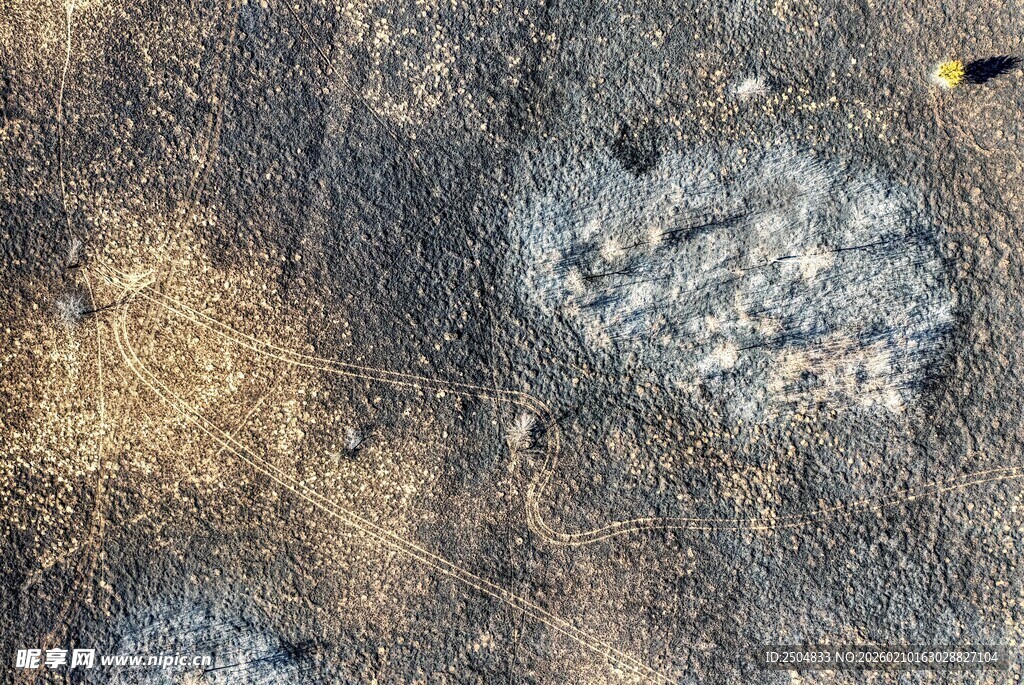 粗糙斑驳的岩石表面