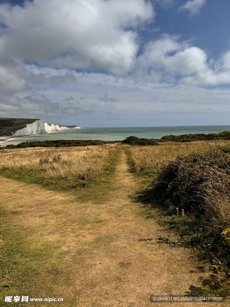 乡间旷野的宁静风景