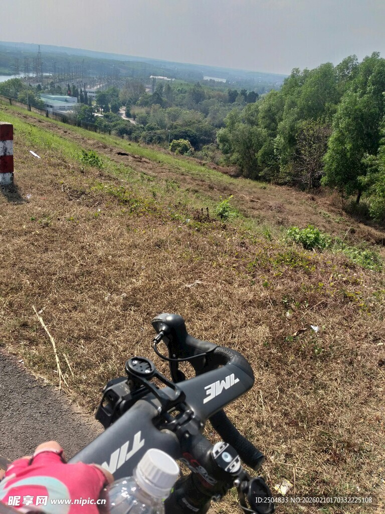 山地骑行场景