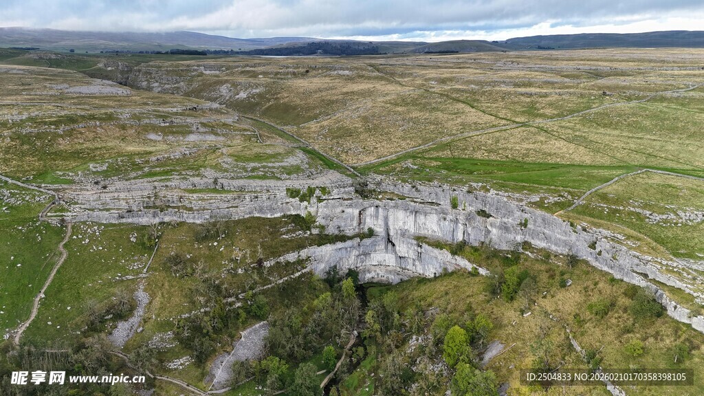 古老城堡遗址鸟瞰图
