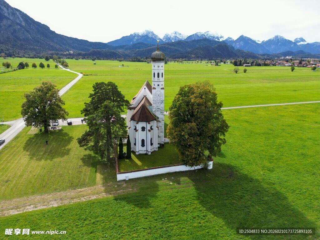 田园中的梦幻城堡