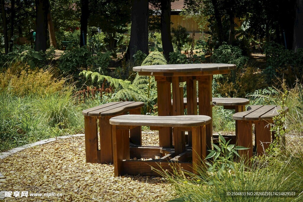 户外木质休闲桌椅组合