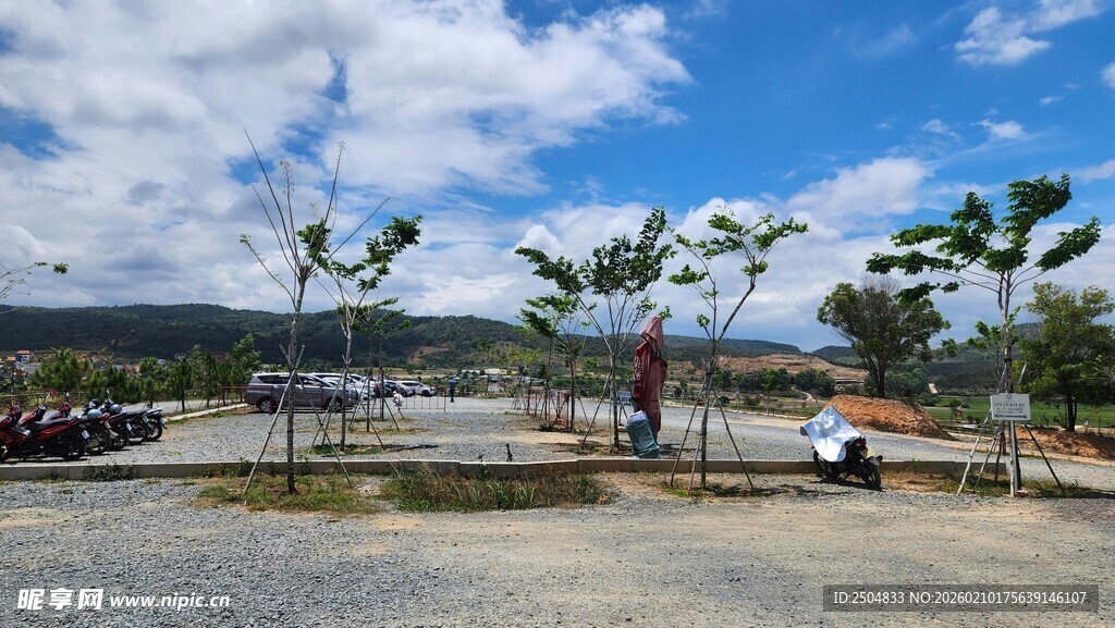 户外开阔场地风景