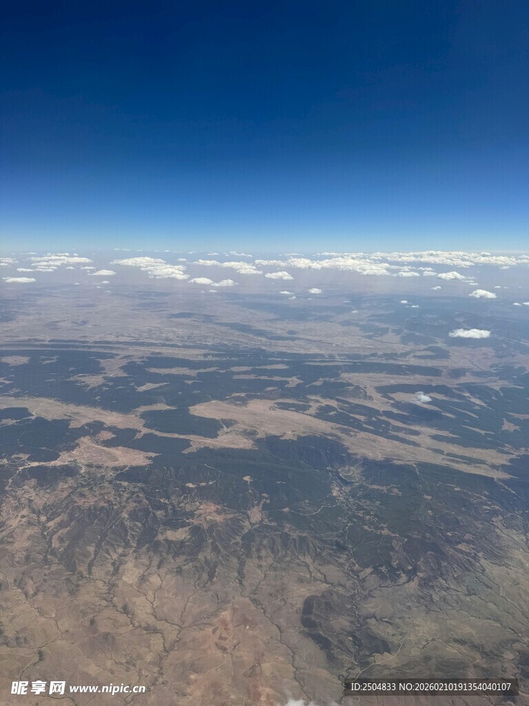 高空俯瞰大地壮丽景观