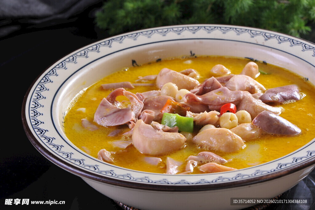 金汤什锦猪肚鸡