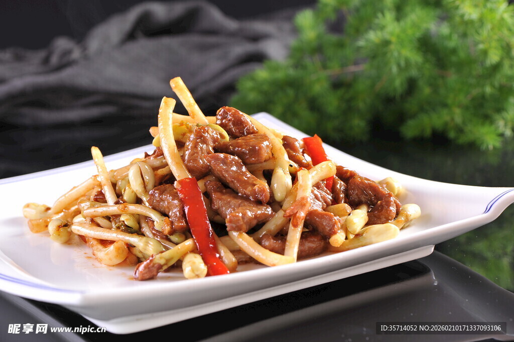 肉丝炒笋丝色香味诱人