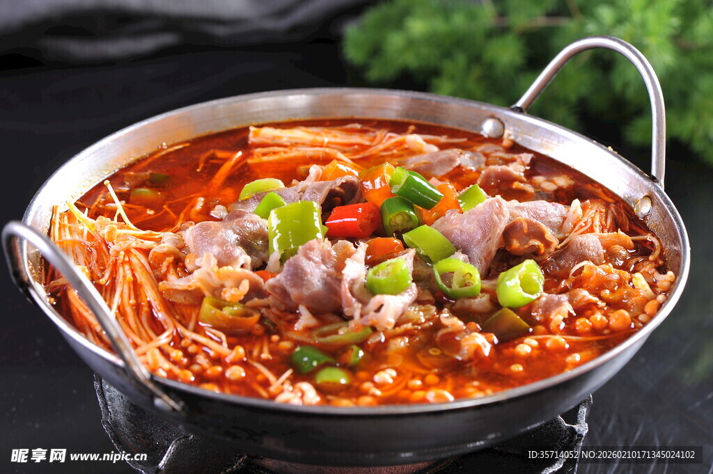 美味香辣火锅食材丰富