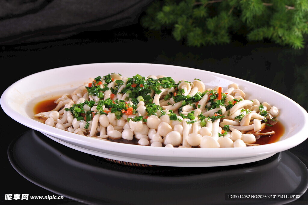 葱香浇汁鲜嫩蘑菇