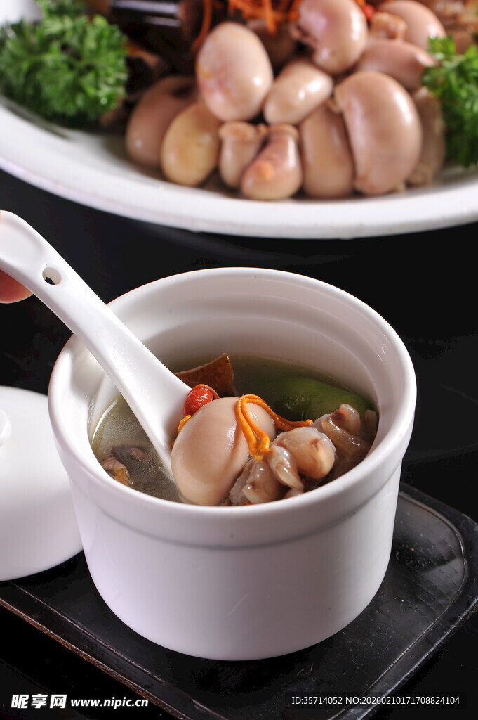 滋补养生汤品营养丰富