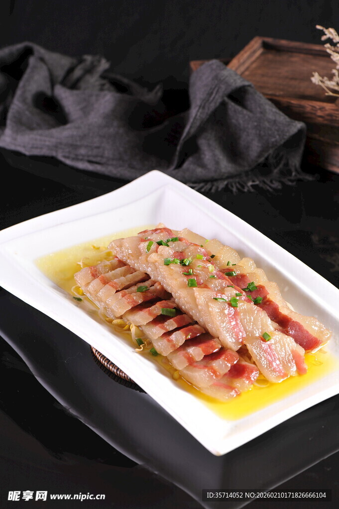 咸肉摆盘精致