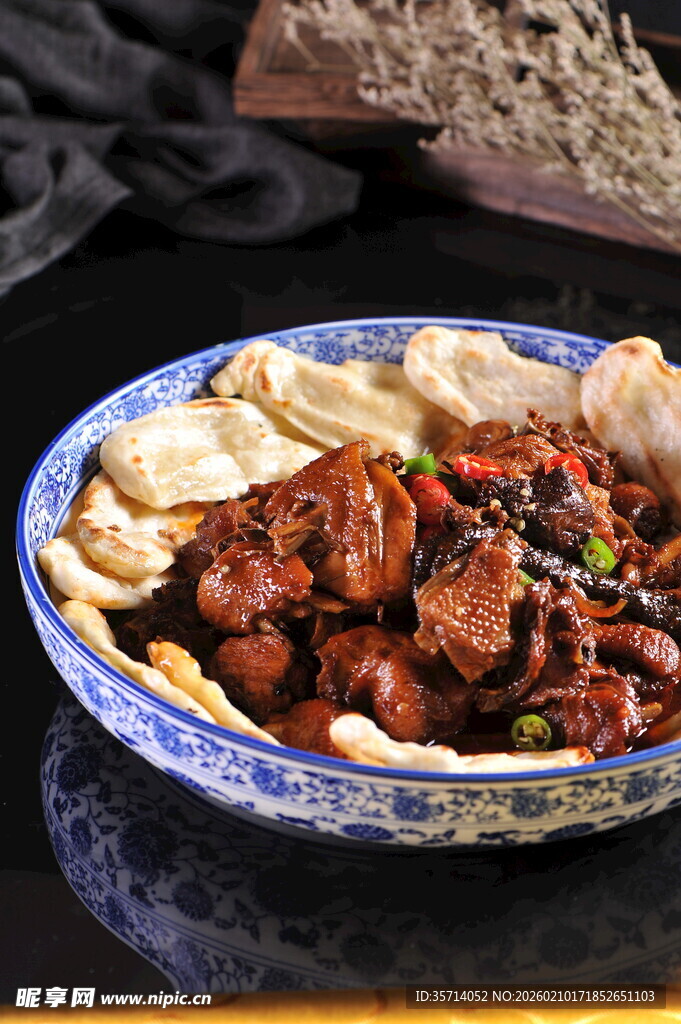 鸡肉搭配多样美食