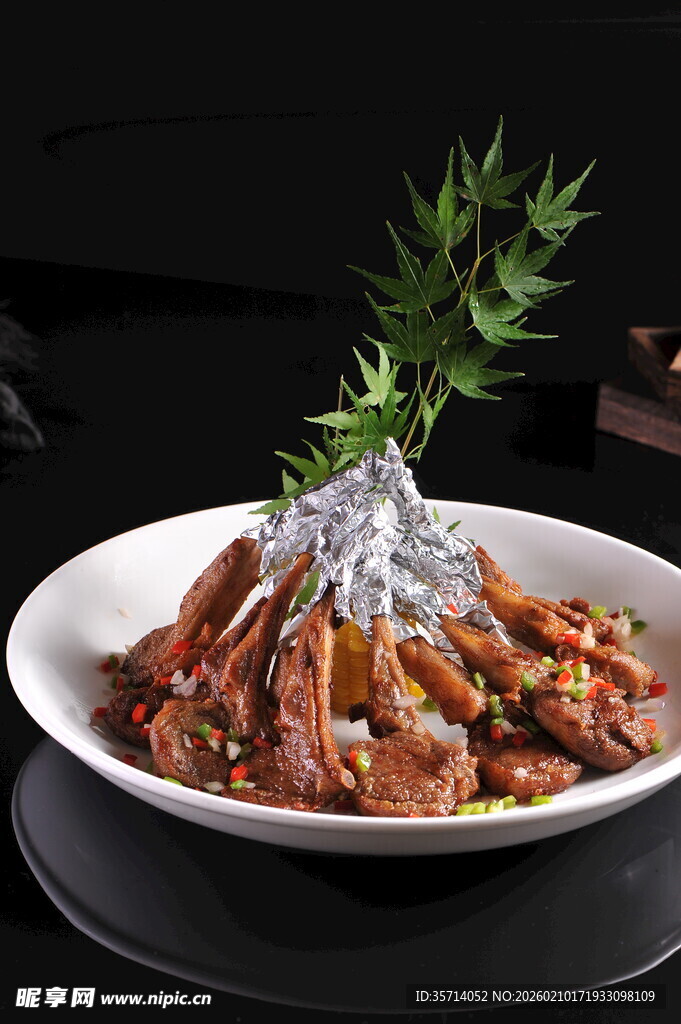 香辣羊排配清新绿植