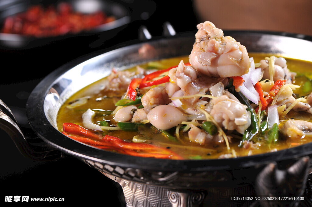 鲜香牛蛙锅诱人美味