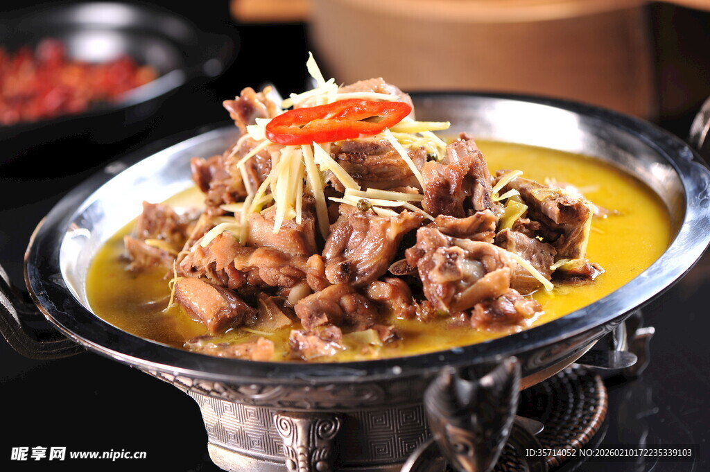 金汤肥牛美食诱人呈现