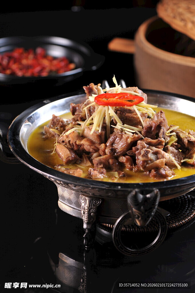 美味牛杂锅诱人食欲