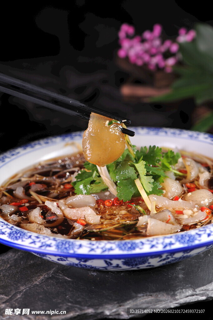 美味川味特色水煮海参