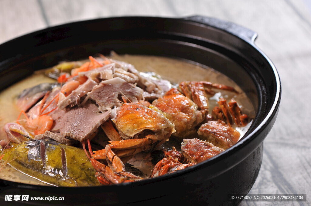 美味海鲜煲汤大砂锅