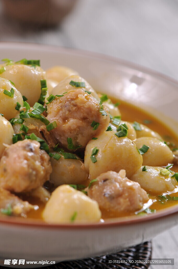 美味肉丸土豆汤