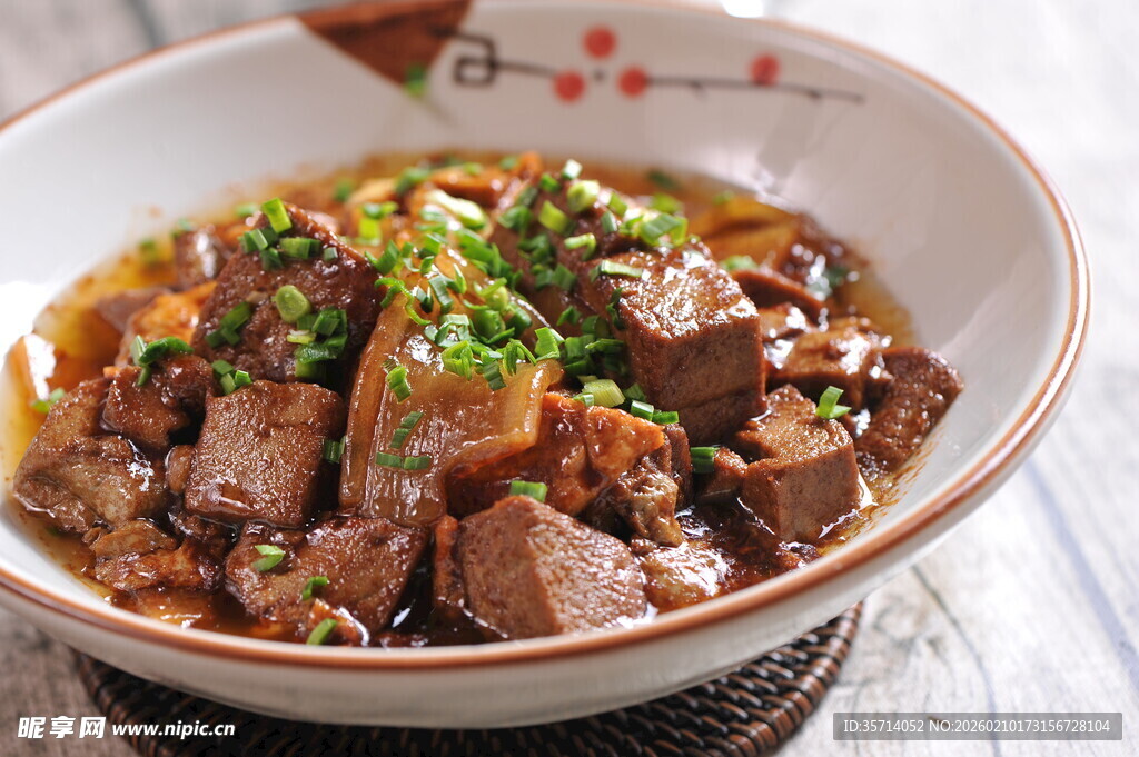 美味红烧豆腐碗中佳肴