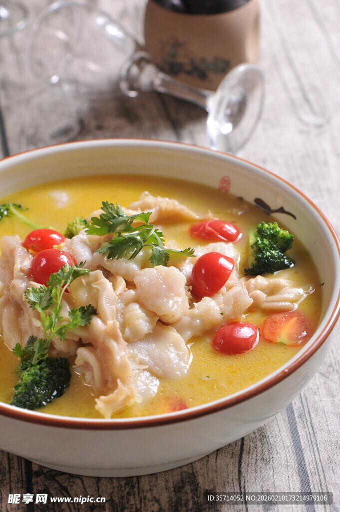 美味海鲜蔬菜风爪汤