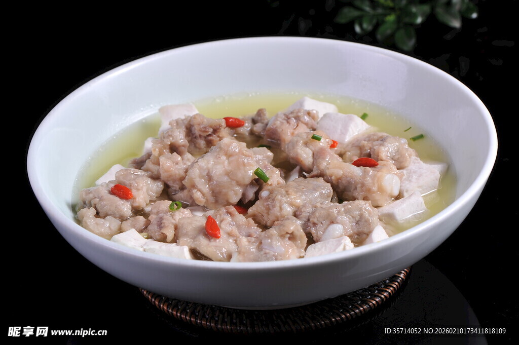 嫩滑排骨蒸豆腐