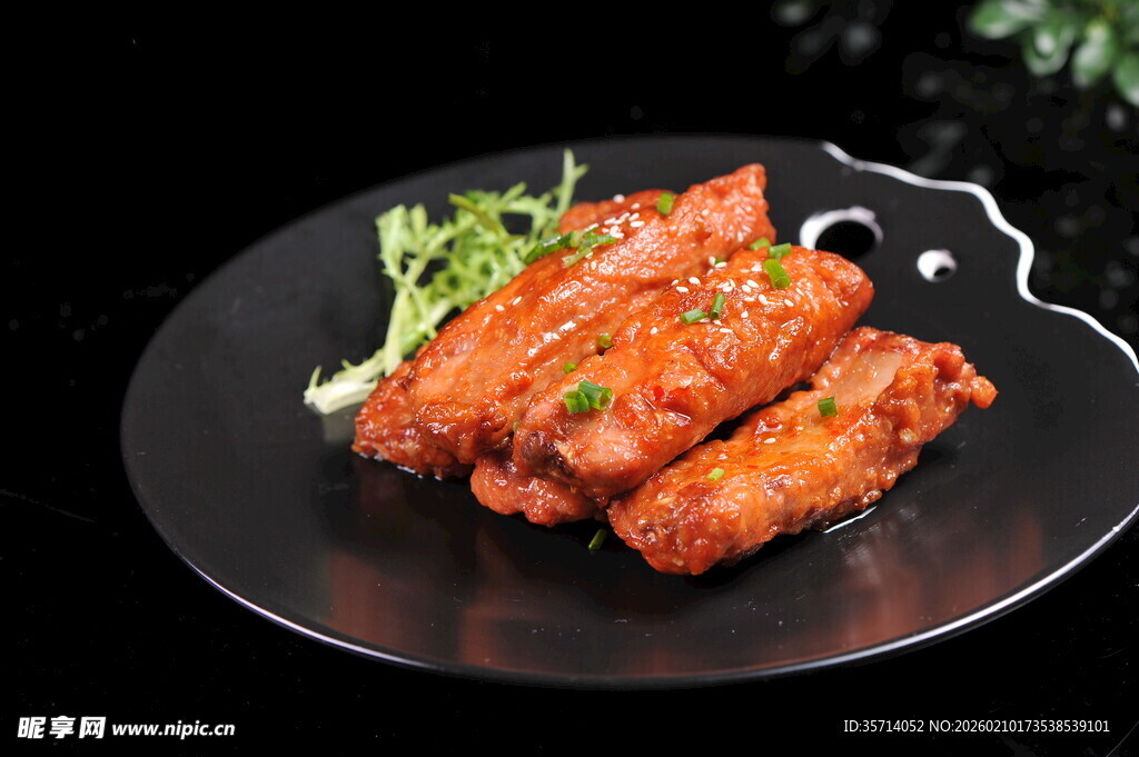 美味红烧排骨摆盘精致