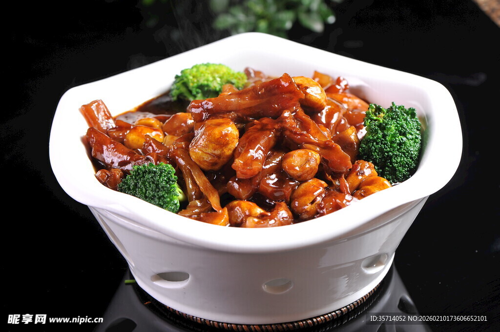 美味红烧蹄筋配西兰花