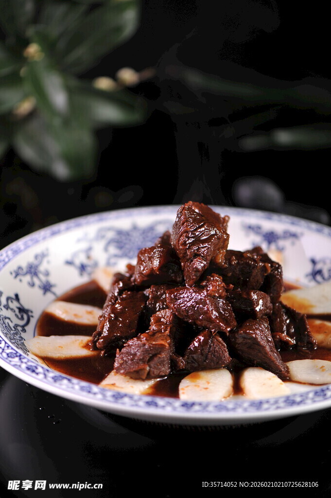 酱烧牛腩