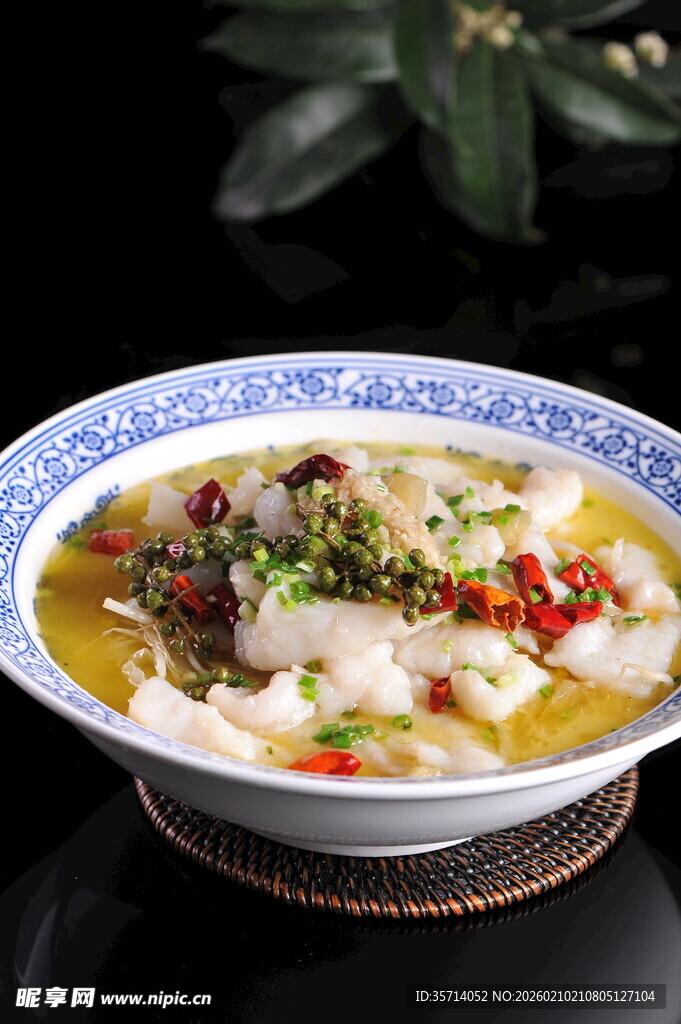 鲜香酸菜鱼味蕾的盛宴